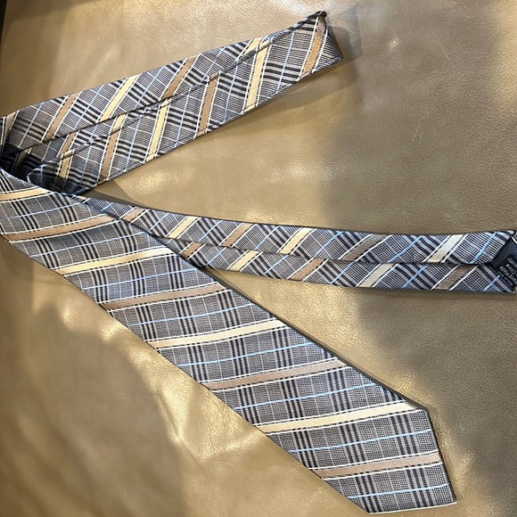 Handsome men’s tie, EUC, 100% silk - Picture 1 of 2